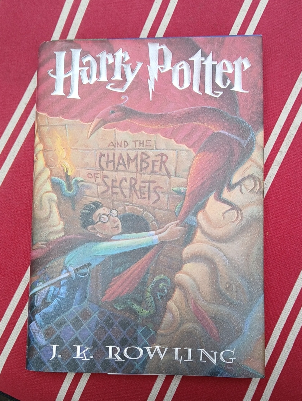 Harry Potter and the Chamber of Secrets by J.K. Rowling - Red Cover